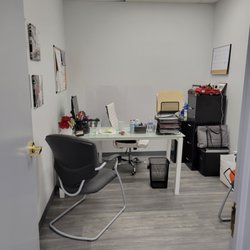 Almas Tag & Title Services - MVA approved Tag and Title, Translator/Interpreter. 

Aprovado por MVA Registramos vehiculos, Duplicado de titulos, Traduciones, Notaria.