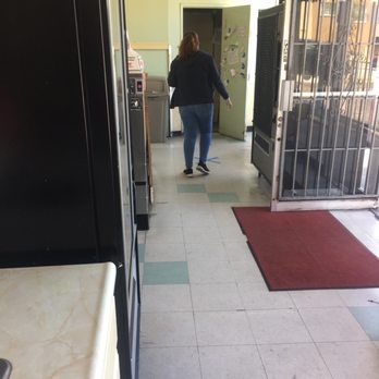 Maytag Coin Laundry - This is the racist laundry attendant - Laundromat Near Me - Inglewood, California Maytag Coin Laundry - This is the racist laundry attendant - Laundromat Near Me - Inglewood, California