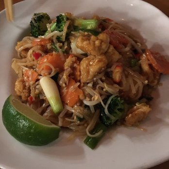 Sala Thai Restaurant - Hubs' vegetarian pad thai $10.95: Noodles sautéed w/red tofu, mixed vegetables, & ground peanut - Thai Near Me - Bethesda, Maryland