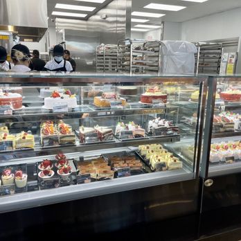 85°C Bakery Cafe-Concord - Wide selection of freshly baked cakes - Bakeries Near Me - Concord, California 85°C Bakery Cafe-Concord - Wide selection of freshly baked cakes - Bakeries Near Me - Concord, California