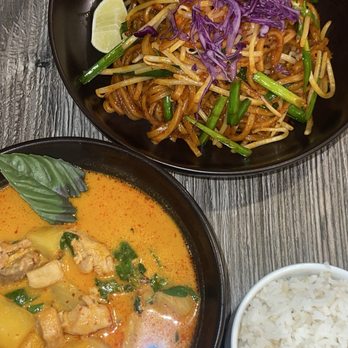 Angkor Chef - Pineapple Curry, Angkor Noodles - Cambodian Near Me - San Jose, California