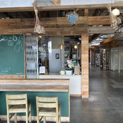Birdie Bowl & Juicery - Looks so desolate :( $11.25 for a pitaya (banana pineapple) smoothie is insane. and the kiosk will ask for a tip.