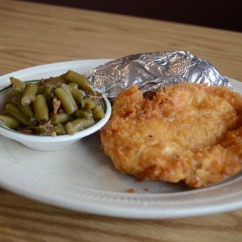 Hamilton Family Cafe - Chicken, fried chicken, green beans, and baked potato - Cafes Near Me - Hamilton, Illinois Hamilton Family Cafe - Chicken, fried chicken, green beans, and baked potato - Cafes Near Me - Hamilton, Illinois