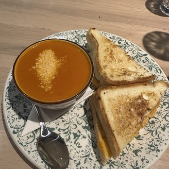 Red Cow North Loop - Grilled Cheese. - New American Near Me - Minneapolis, Minnesota Red Cow North Loop - Grilled Cheese. - New American Near Me - Minneapolis, Minnesota