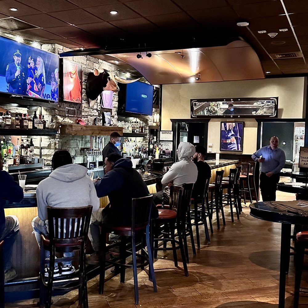 LongHorn Steakhouse - Bar - Steakhouses Near Me - Elmhurst, New York LongHorn Steakhouse - Bar - Steakhouses Near Me - Elmhurst, New York