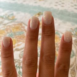 Mivy Nails Lounge - Acrylic over lay nails