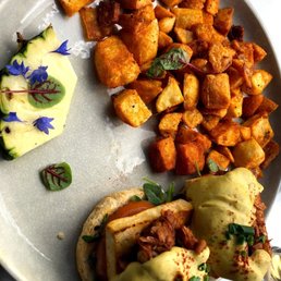 BBQ jackfruit benedict BBQ jackfruit benedict
