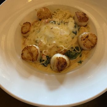Red Coach Inn - Scallops Florentine - Wine Bars Near Me - Niagara Falls, New York Red Coach Inn - Scallops Florentine - Wine Bars Near Me - Niagara Falls, New York