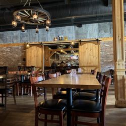 The Charred Oak Tavern - Dining room