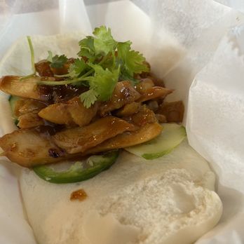 East Regiment Beer Company - Chicken bao, Theara - Brewpubs Near Me - Salem, Massachusetts