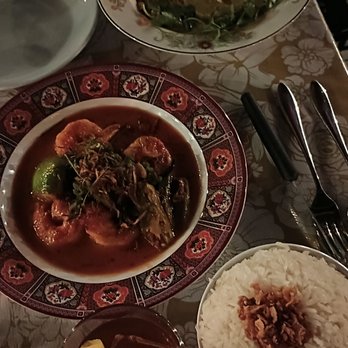 Oma's Hideaway - Comfort food that is new and exciting, while seeming familiar at the same time - Asian Fusion Near Me - Portland, Oregon Oma's Hideaway - Comfort food that is new and exciting, while seeming familiar at the same time - Asian Fusion Near Me - Portland, Oregon