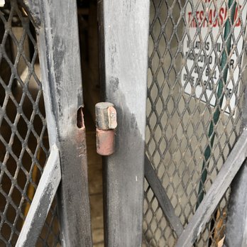 Reed Brothers Security - Broken hinge - Keys & Locksmiths Near Me - San Leandro, California Reed Brothers Security - Broken hinge - Keys & Locksmiths Near Me - San Leandro, California