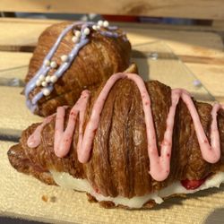 Bellevue Farmers Market - Freshly baked Strawberry Sakura and Ube Crochi from Origin Bakery