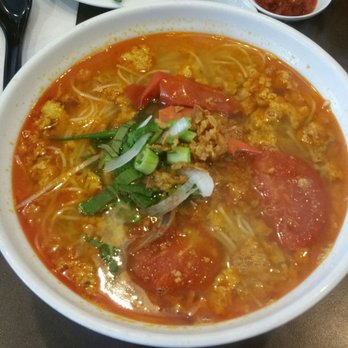 Bong Lua Vietnamese Restaurant - Sweet and sour crab soup with vermicelli (bun rieu) - Vietnamese Near Me - Scarborough, Ontario