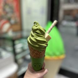 Fujiissa - The royce waffle cone special