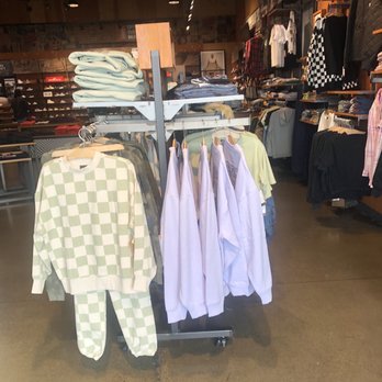 Vans - Cute clothes 01/09/23 - Men's Clothing Near Me - Fresno, California