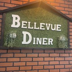 Bellevue Diner - Entrance