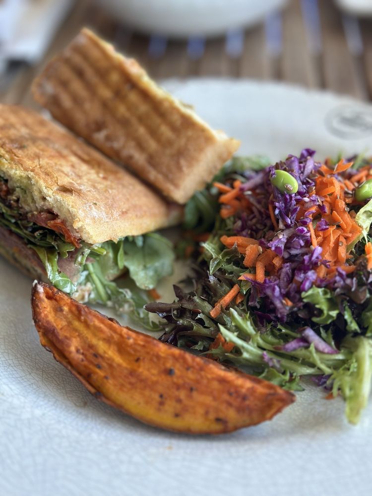 La Tabla  Food & Juicery Image