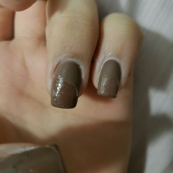 United Nails - You can see how the paint is wet underneath - Nail Salons Near Me - Cathedral City, California United Nails - You can see how the paint is wet underneath - Nail Salons Near Me - Cathedral City, California