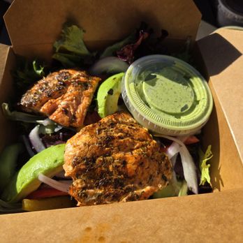 La Sirena Grill - Small Blackened Salman Salad - Mexican Near Me - Laguna Beach, California