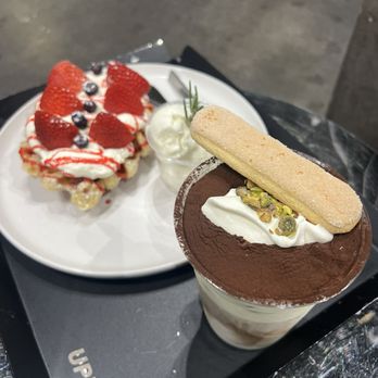 Cafe Upper - Strawberry Croffle Pistachio Einspanner - Cafes Near Me - Los Angeles, California