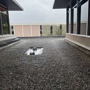 Kaiser Permanente - 3rd floor on a rainy day. - Emergency Rooms Near Me - Walnut Creek, California Kaiser Permanente - 3rd floor on a rainy day. - Emergency Rooms Near Me - Walnut Creek, California