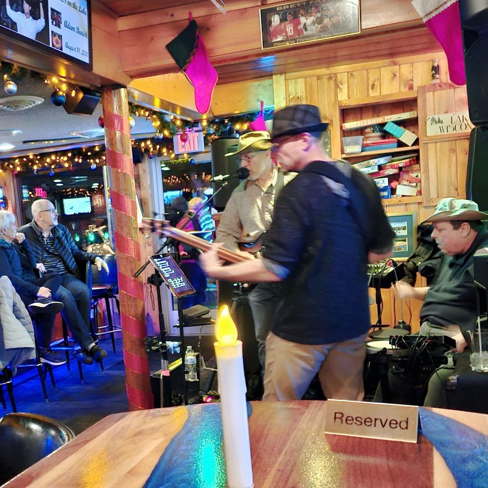 Fitz's On The Lake - The Bushmen are playing inside tonight . - American Near Me - Lodi, Wisconsin