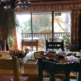 Country Sunshine Bed and Breakfast - Family dining for continental breakfast. - Bed & Breakfast Near Me - Durango, Colorado Country Sunshine Bed and Breakfast - Family dining for continental breakfast. - Bed & Breakfast Near Me - Durango, Colorado