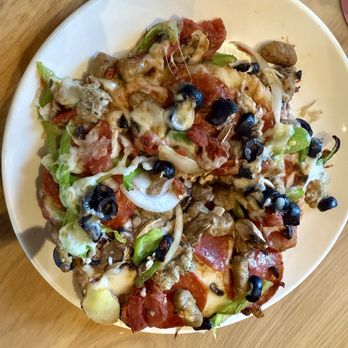 BJ's Restaurant & Brewhouse - BJ's Favorite pizza - Breweries Near Me - Carlsbad, California