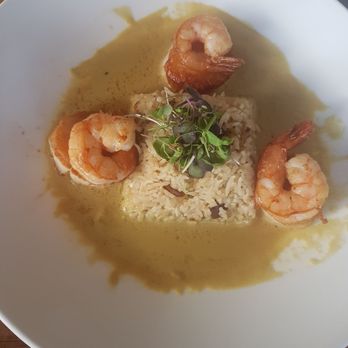Tommy Bahama - Shrimp and scallop curry with almond rice.  Oohh yeah! - Seafood Near Me - Kihei, Hawaii