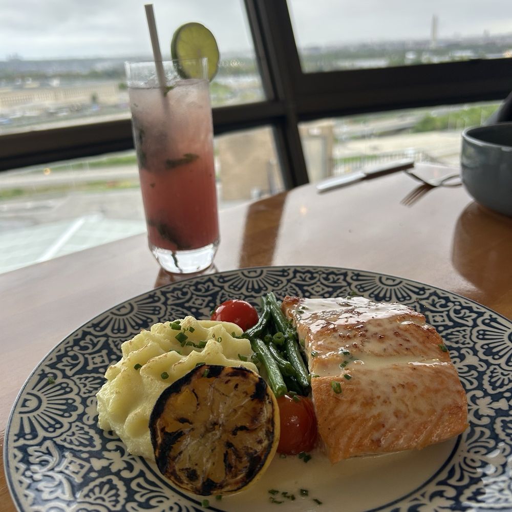 Skydome Restaurant - Lounges Near Me - Arlington, Virginia