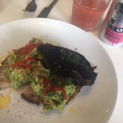 V&H Cafe - Smashed avo and mushroom