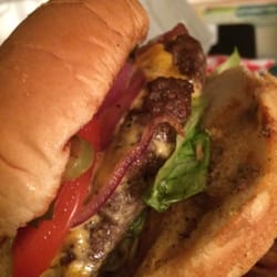Gearheads Grub N' Pub - Small block burger w cheese