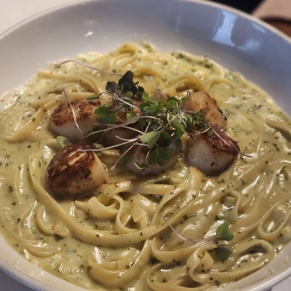 Fettuccine & Scallops Fettuccine & Scallops