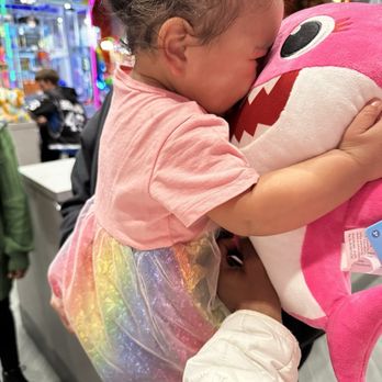 Frankie's - Baby shark in gift store - Amusement Parks Near Me - Raleigh, North Carolina