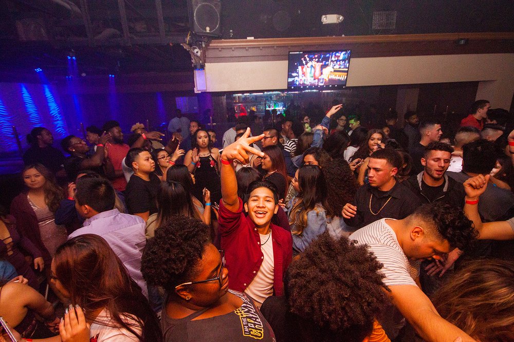 SWITCH LOUNGE & Updated October 2024 52 Photos & 42