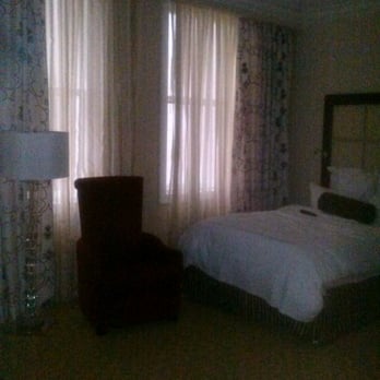 JW Marriott Chicago - Twin Beds in a roomy room. - Hotels Near Me - Chicago, Illinois JW Marriott Chicago - Twin Beds in a roomy room. - Hotels Near Me - Chicago, Illinois