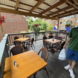 Old House Cosmopolitan Grill