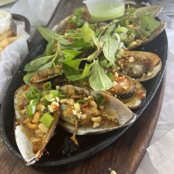 Ocean Crawfish - Grilled finger snails with green onion butter - Vietnamese Near Me - Houston, Texas Ocean Crawfish - Grilled finger snails with green onion butter - Vietnamese Near Me - Houston, Texas
