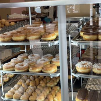 Tyler's Donuts - Donuts Near Me - Carpinteria, California