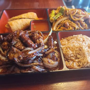 Bistro Dragon - Kung Fuze'd box with egg roll, fried rice, chicken lo mein, and Mongolian beef, also $19.95 - Asian Fusion Near Me - Elk Grove Village, Illinois