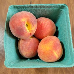 Paige's Produce - Fresh peaches