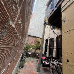 Hostel On 3rd - Outside patio