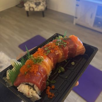 Hana Sushi - Golden Hana Roll - Sushi Bars Near Me - Menifee, California