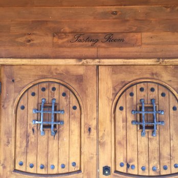 Natchez Hills Vineyard - Wineries Near Me - Hampshire, Tennessee
