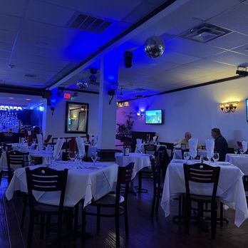 Trattoria Il Cafone - Seating - Italian Near Me - Lyndhurst, New Jersey Trattoria Il Cafone - Seating - Italian Near Me - Lyndhurst, New Jersey
