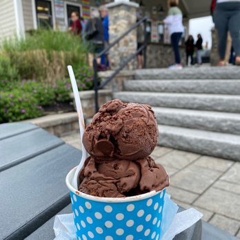 Dunne's Ice Cream - Chocolate extreme (small) - Ice Cream & Frozen Yogurt Near Me - York, Maine Dunne's Ice Cream - Chocolate extreme (small) - Ice Cream & Frozen Yogurt Near Me - York, Maine