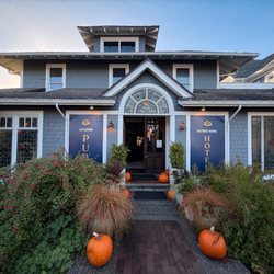 Shelburne Hotel - View of front exterior
