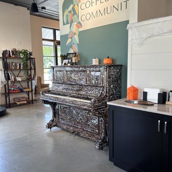 Common Grounds Brew & Roastery - Coffee & Tea Near Me - West Palm Beach, Florida Common Grounds Brew & Roastery - Coffee & Tea Near Me - West Palm Beach, Florida