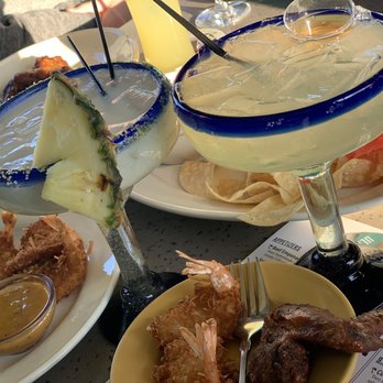 Bahama Breeze - The Ultimate Margarita, Coconut-Pineapple Margarita, Mystic Margarita, Jamaican Jerk Wings, Coconut Shrimp, Spinach Dip & Chips - Bars Near Me - Pittsburgh, Pennsylvania